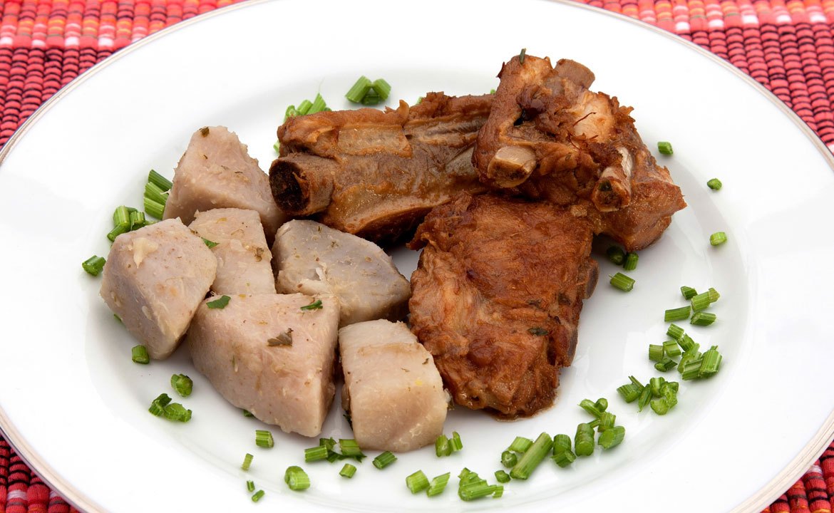 Ensopado de Carne de Porco com Inhame